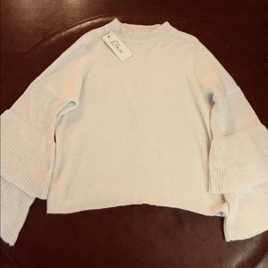 Elan Women’s Bell Sweater New Size M & L Cream